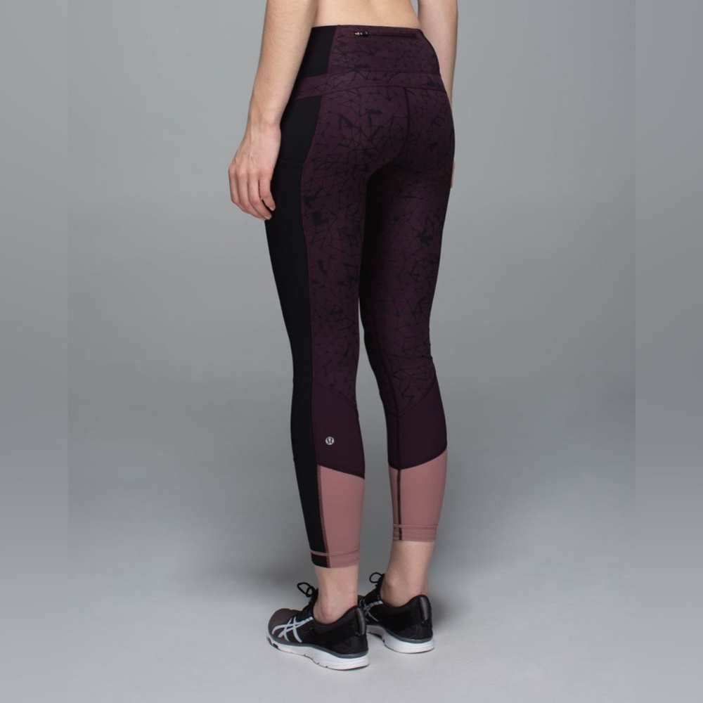 Lululemon Trail Bound 7/8 Tight *Full-On Luxtreme
Star Crushed Black Cherry